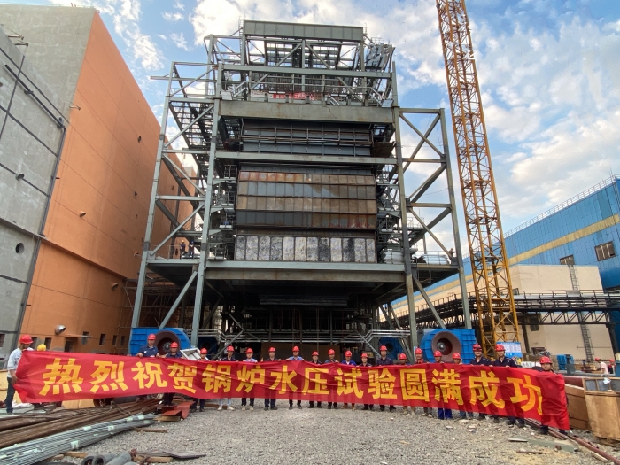 柳鋼高爐煤氣回收利用1×135MW發(fā)電項目之煤氣發(fā)電工程鍋爐水壓試驗一次成功_副本.jpg